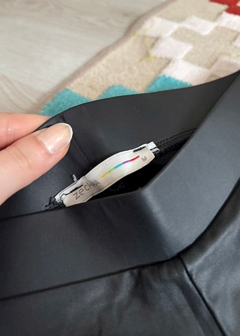 Siyah Deri Kadın Tayt - Görsel 3