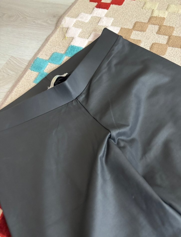 Siyah Deri Kadın Tayt - Görsel 2