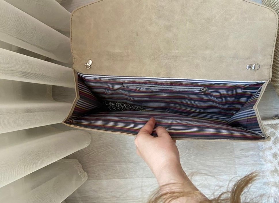 Bej Süet Tokalı Kadın Portföy Çanta - Görsel 4