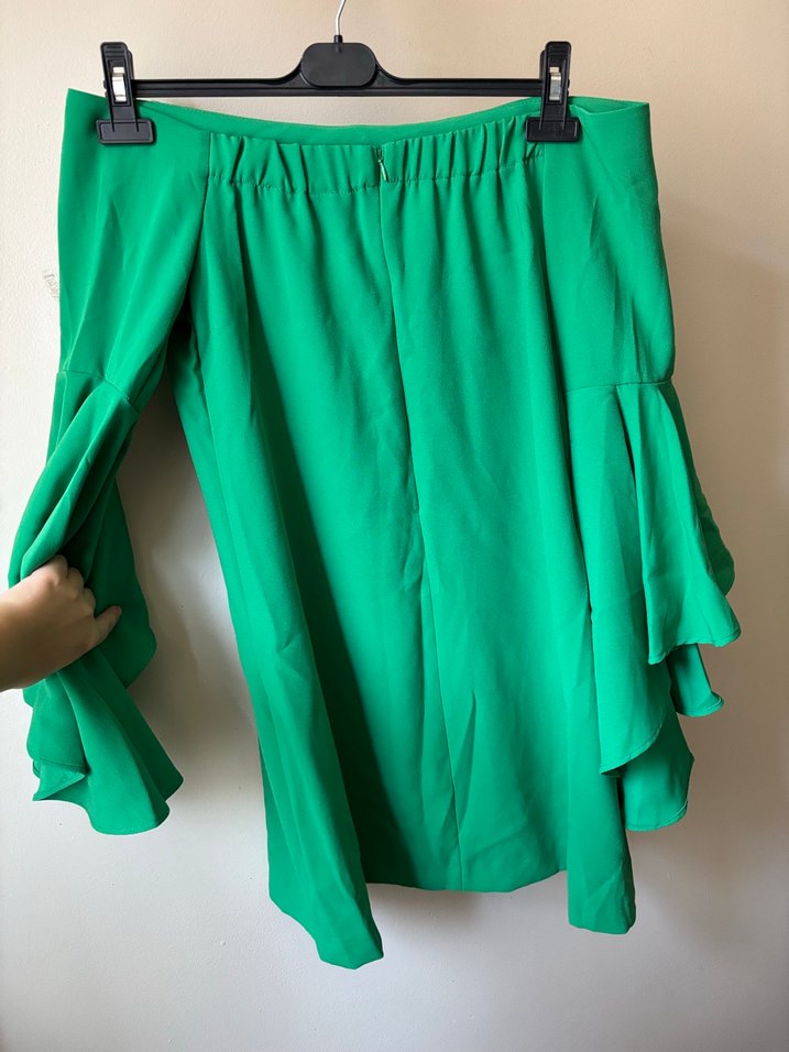 Yeşil elbise - Görsel 3