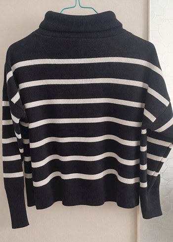 Yarım Fermuarlı Siyah-Beyaz Çizgili Kadın Kazak - Görsel 2