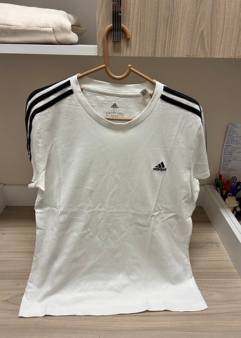 Beyaz Adidas Kısa Kollu Kadın Tişört