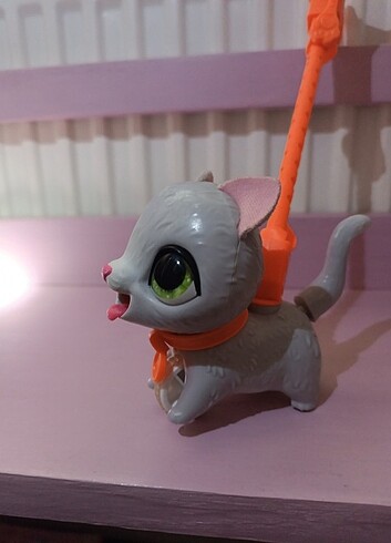  Furreal kedicik
