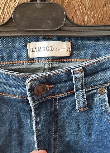 29 Beden mavi Renk Midi boy jeans