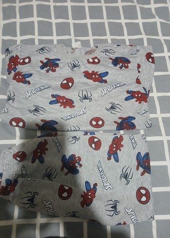 Erkek Çocuk Spiderman Baskılı Gri Pijama Takımı - Görsel 3