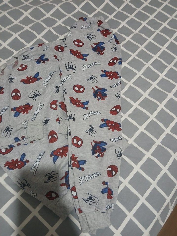 Erkek Çocuk Spiderman Baskılı Gri Pijama Takımı - Görsel 2