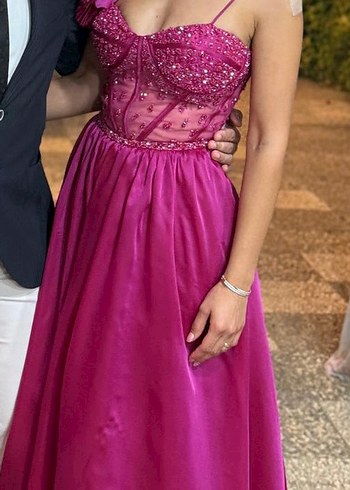 Kenzel marka. İnce Askılı İşlemeli Pembe Uzun Abiye Elbise