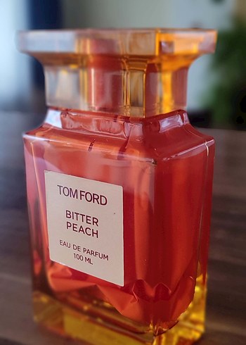 Tom Ford Bitter Peach Unisex Parfüm - Görsel 3