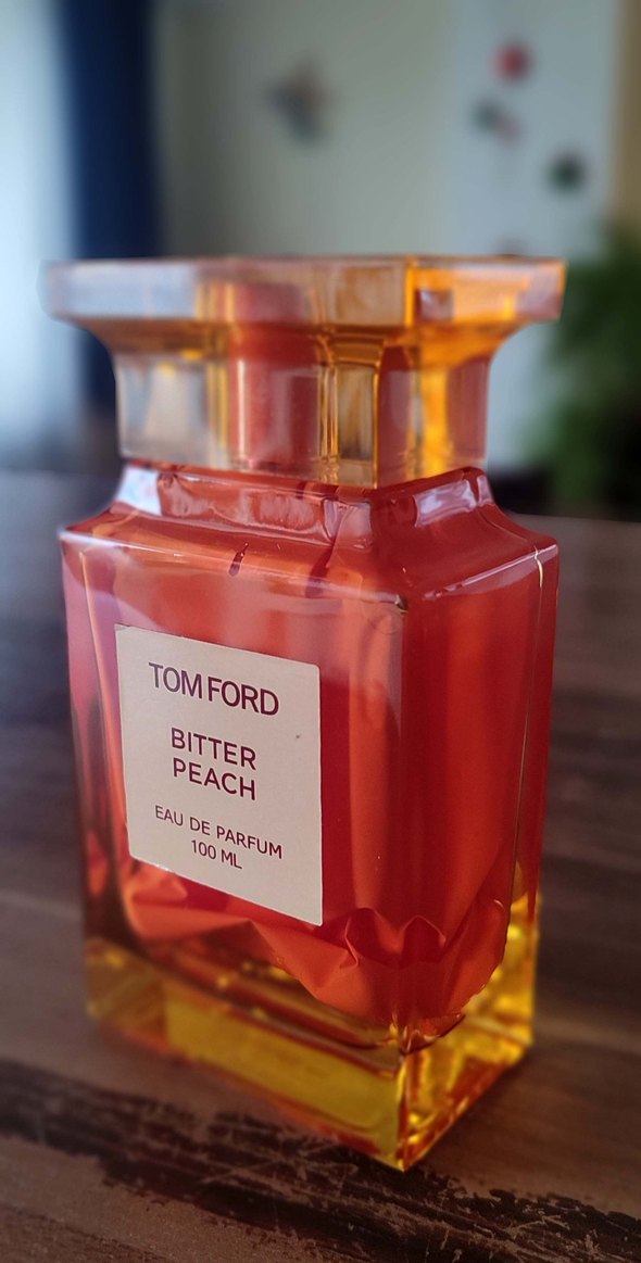 Tom Ford Bitter Peach Unisex Parfüm - Görsel 3