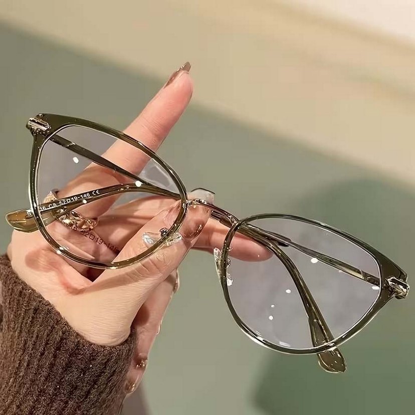 Kedi Gözü Kadın İmaj ve Okuma Gözlüğü - Görsel 2