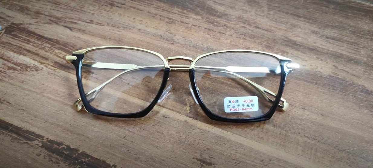 Mavi Ekran Korumalı Erkek Tarz Gözlük - Görsel 4