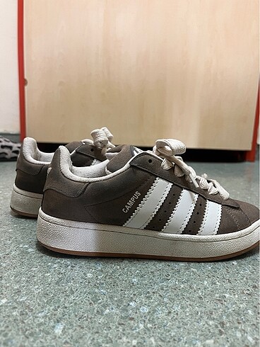 Adidas spor ayakkabı
