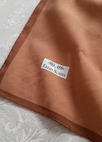 Fresh Scarfs eşarp