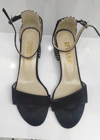 Siyah Parlak Yılan Desenli Tokalı Topuklu Kadın Ayakkabı - Görsel 2