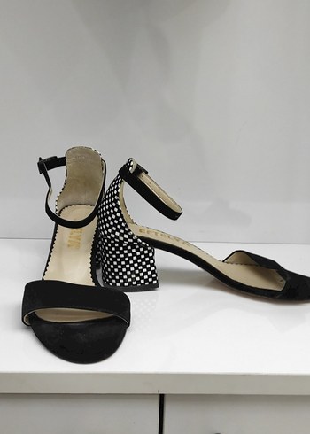 Siyah Parlak Yılan Desenli Tokalı Topuklu Kadın Ayakkabı - Görsel 4