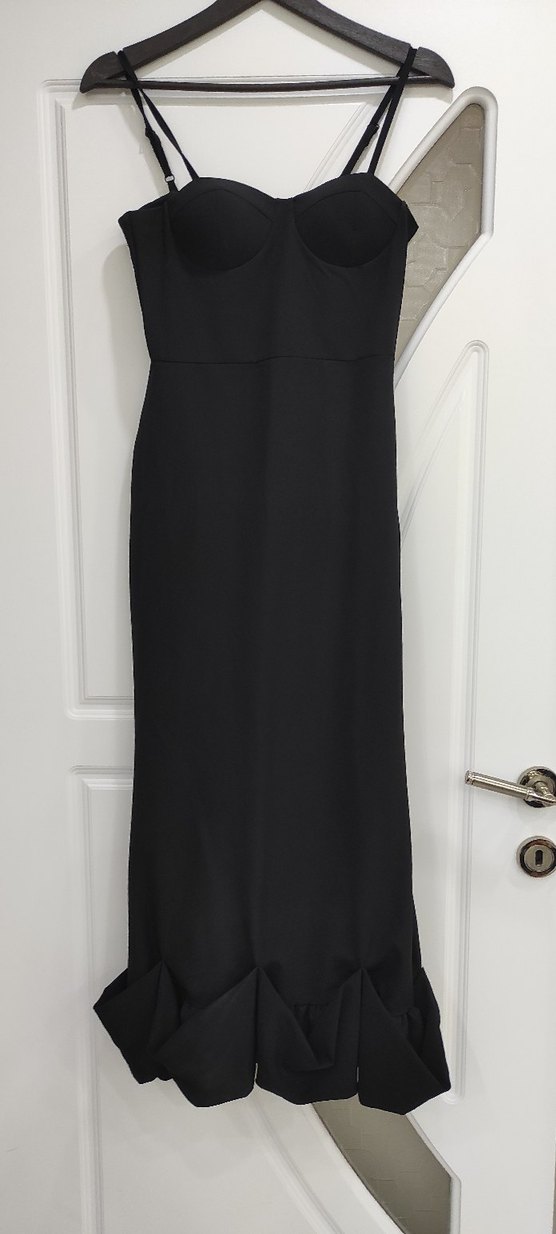 Siyah Straplez Uzun Elbise Fırfırlı - Görsel 2