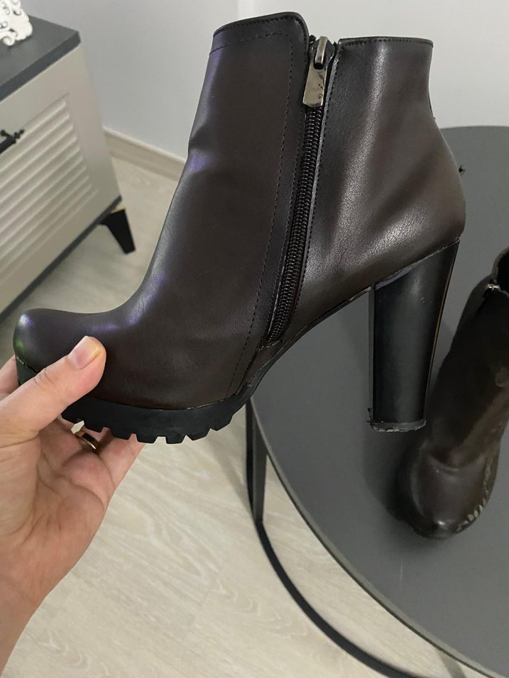 Kahverengi Deri Dolgu Topuklu Gotik Bot - Görsel 2