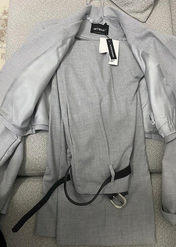 Gri Kemerli Kısa Blazer Ceket - Görsel 2