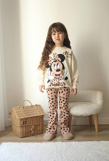 Mickey baskılı takım
