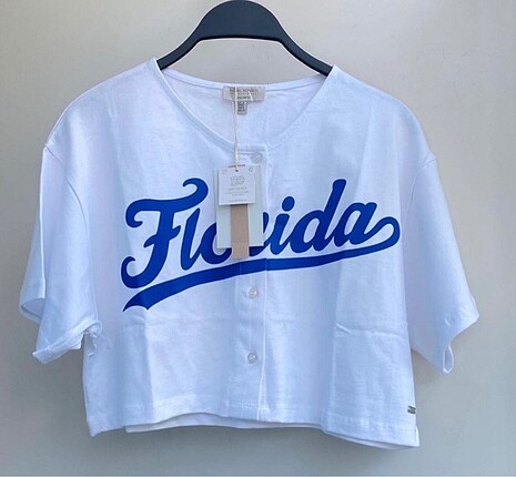 #Pullandbear crop tishirt