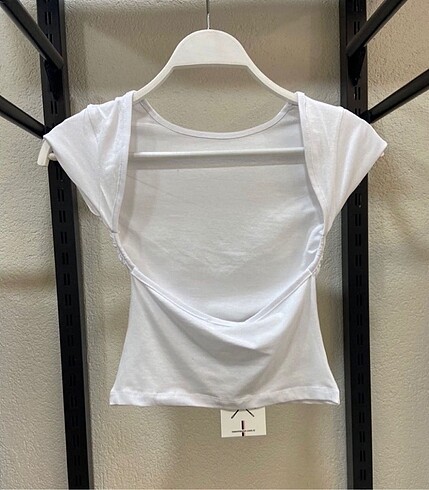 Sırt dekolteli basic crop/top