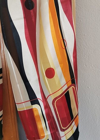 Sal veya fular şeklinde kullanabilir  - Görsel 4