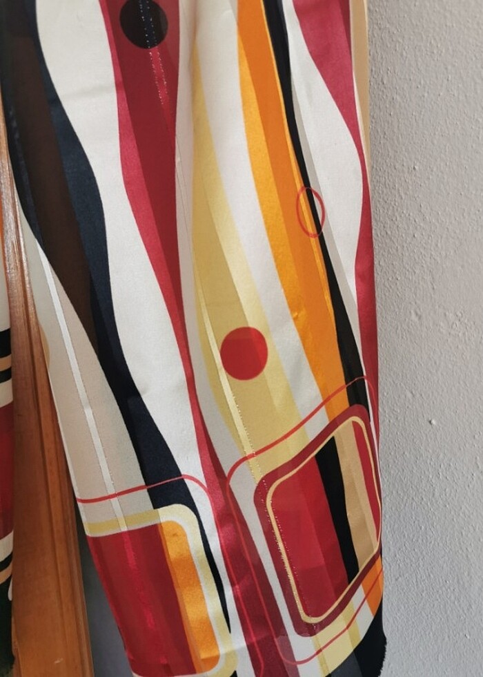 Sal veya fular şeklinde kullanabilir  - Görsel 4