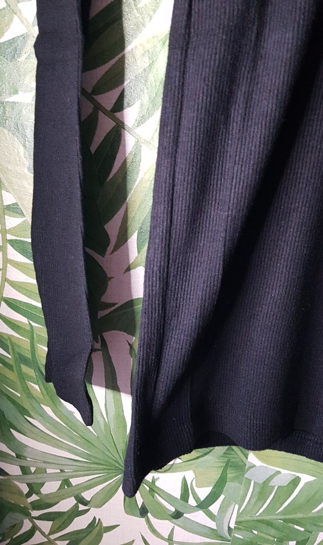 Siyah Boğazlı Uzun Kollu İnce Kazak - Görsel 3