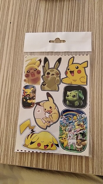 Pikachu sticker(TAKAS OLUR HELLO KİTTY) 