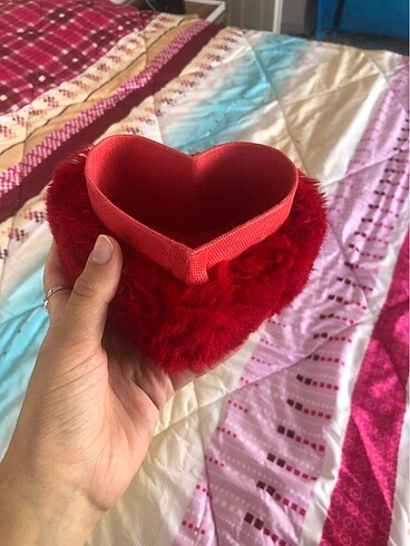  Kalpli peluş kutu