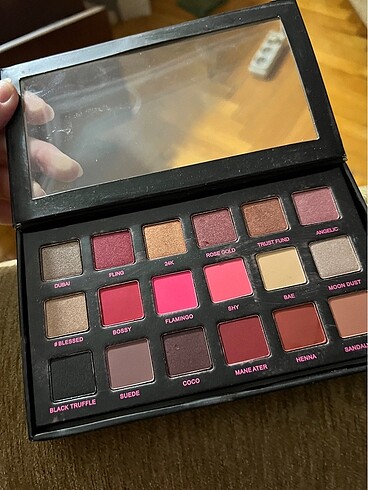 Huda Beauty Far Paleti