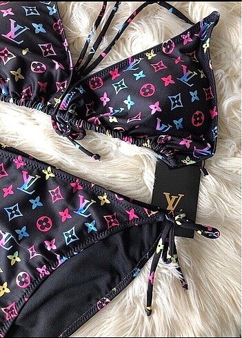 Louis Vuitton LOUIS VUTTION BİKİNİ TAKIM ( L BEDEN )