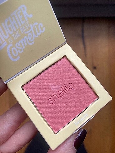 Benefit Shellie Allık