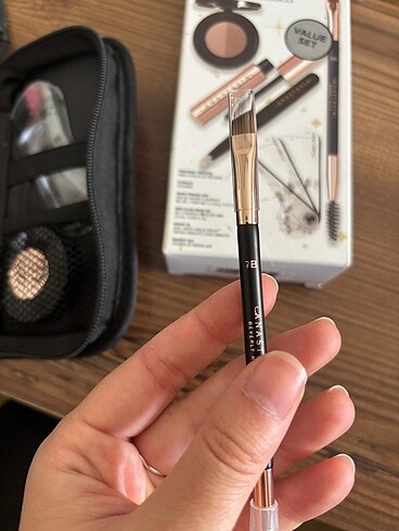 Anastasia Beverly Hills Anastasia Beverly Hills Kaş Fırçası