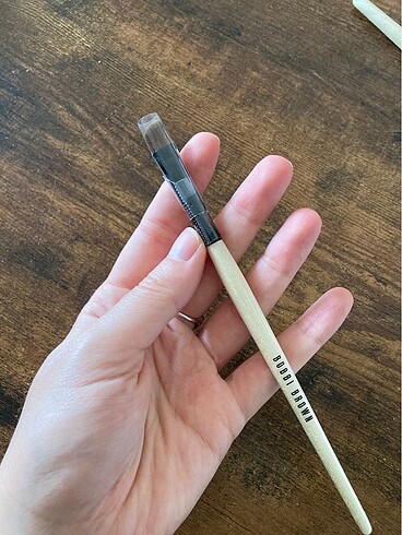 Bobbi Brown Açılı Fırça