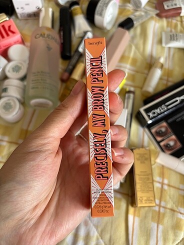 Benefit kaş kalemi