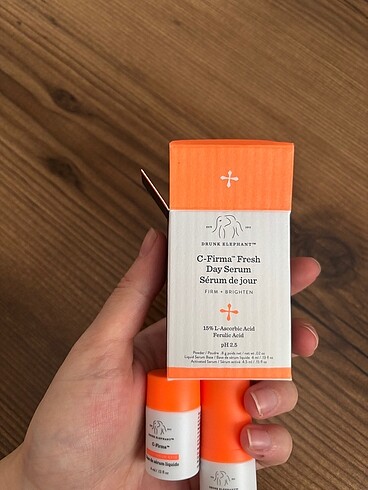  Beden Drunk Elephant Day Serum