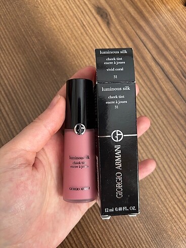 Giorgio Armani Allık