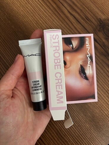 Mac strobe cream