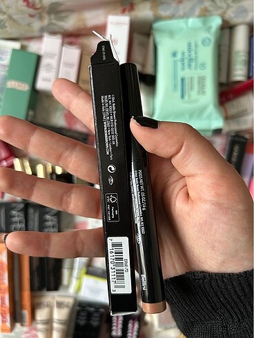 Beden Bobbi Brown Far