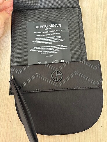  Beden Giorgio Armani Makyaj Çantası