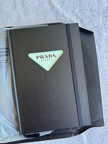Prada defter kalem