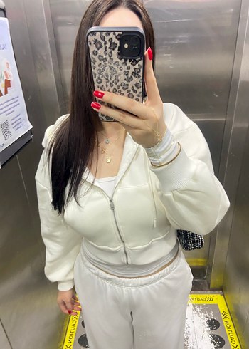 Beyaz kapşonlu - Görsel 2