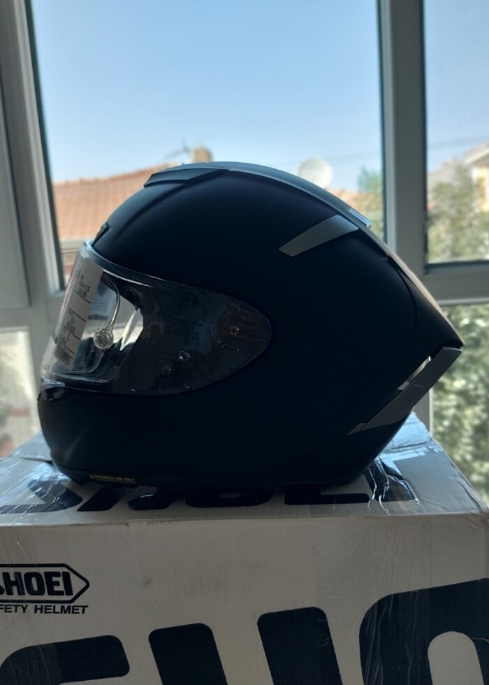 Shoei X Spirit 3 Motosiklet Kaskı  - Görsel 3