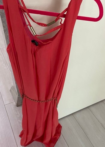 Kırmızı Zincir Detaylı Elbise - Görsel 3