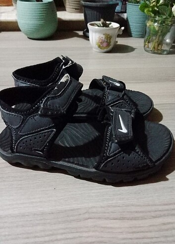 30 Beden siyah Renk Nike sandalet 