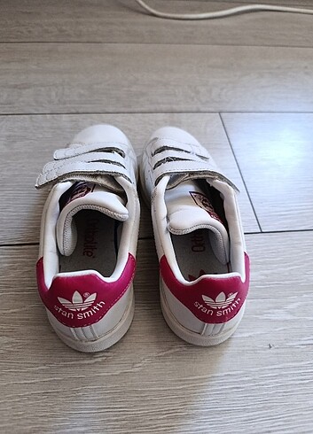32 Beden beyaz Renk Adidas Stan smith