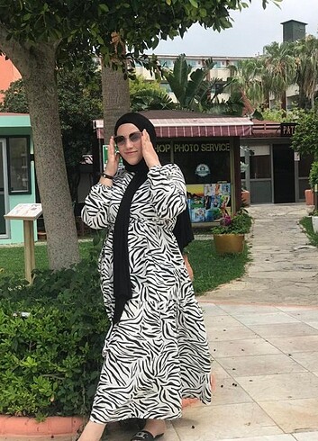 Diğer 3 adet elbise mavi siyah pembe