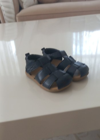 Tokalı Siyah Erkek Çocuk Sandalet