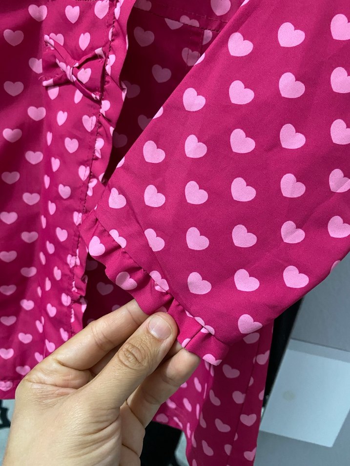 Kız Çocuk Düğmeli Pembe Kalp Desenli Yağmurluk - Görsel 3